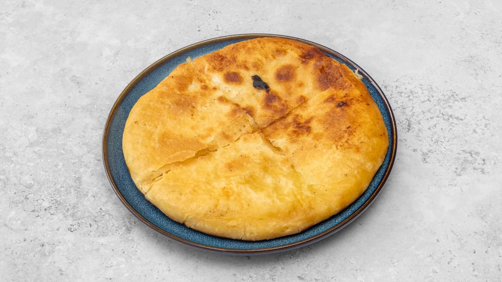 Khachapuri at Café Sashka